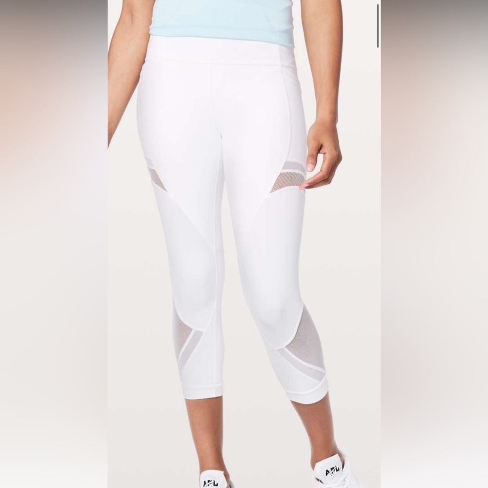 77. Lululemon Forget The Sweat Crop *21"
White